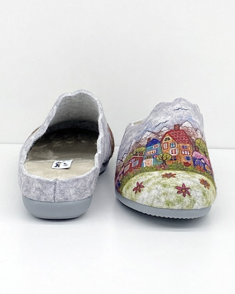 Ciepłe damskie kapcie Comfooty D84 SER.231-251 szare + domy, tęgość K