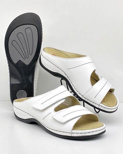 Klapki medyczne Berkemann Daria 01002-101 białe, tęgość H z regulacją rzepową