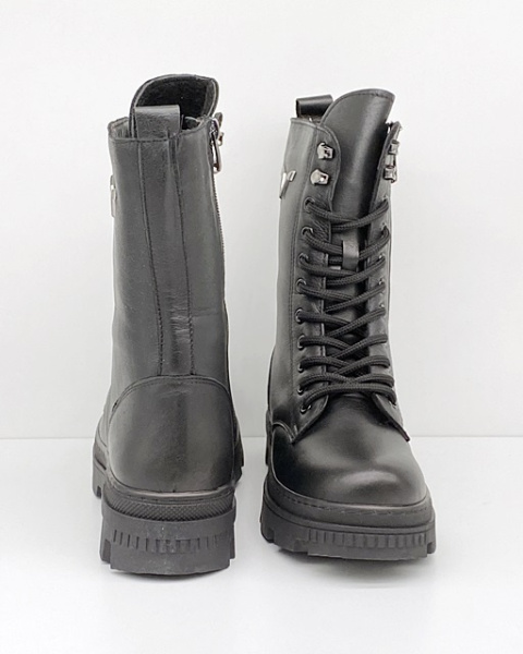 Skórzane damskie trapery Izzi 493 czarne, a'la glany, regulowana tęgość G - średnia