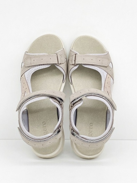 sandały na piesze wycieczki