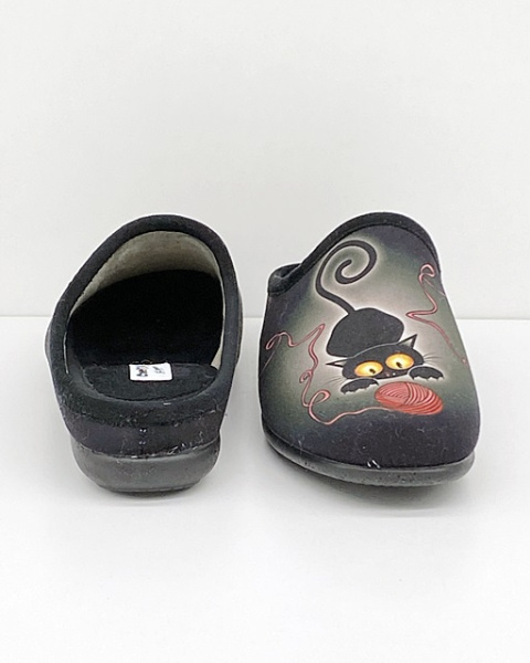 Wygodne kapcie damskie Comfooty D17 SER.221-206 czarne + koty, tęgość K