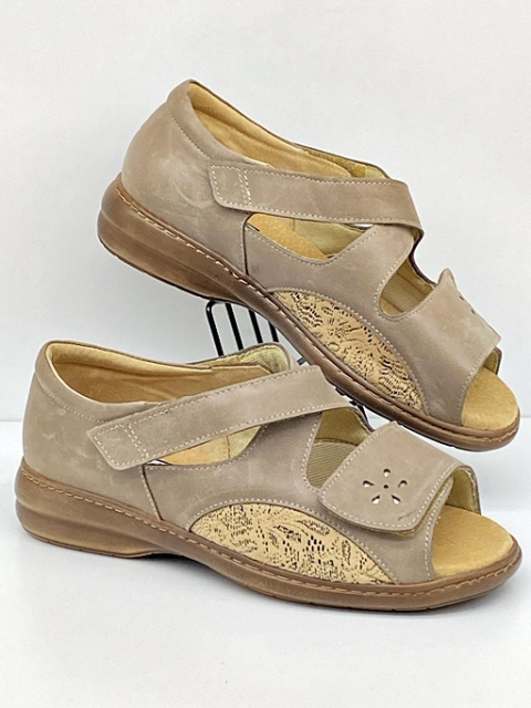 sandały na opuchnięte nogi