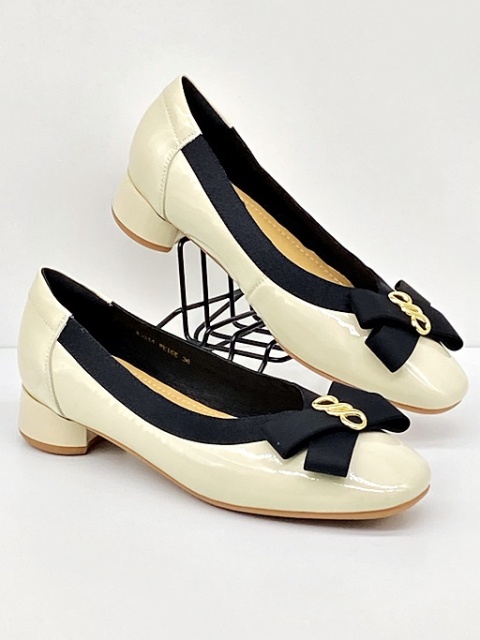 czółenka skórzane beżowe