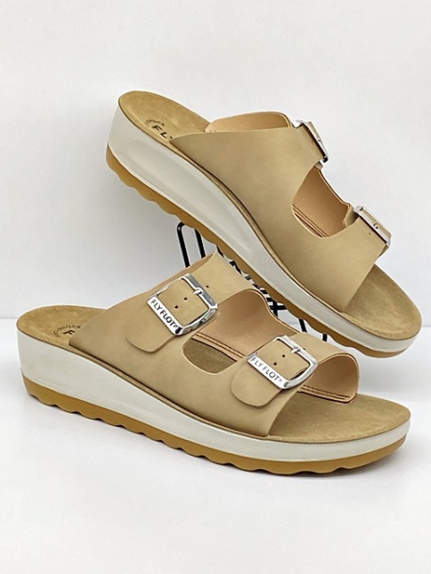 Klapki na koturnie damskie