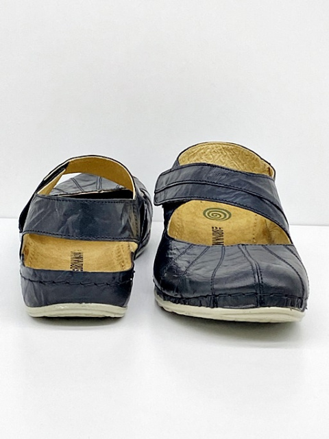 sandały z zakrytymi palcami