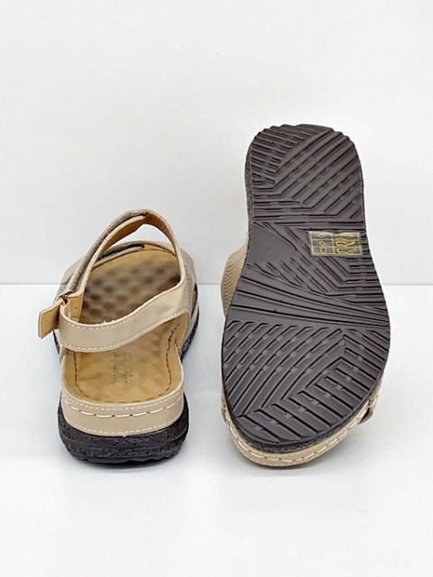 sandały które masują stopę