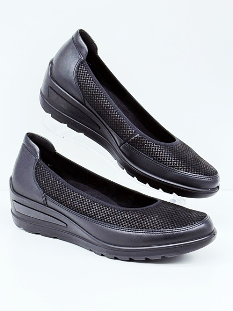 Czółenka na koturnie na haluksy