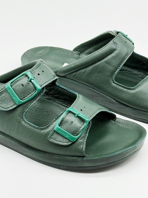 damskie klapki skórzane