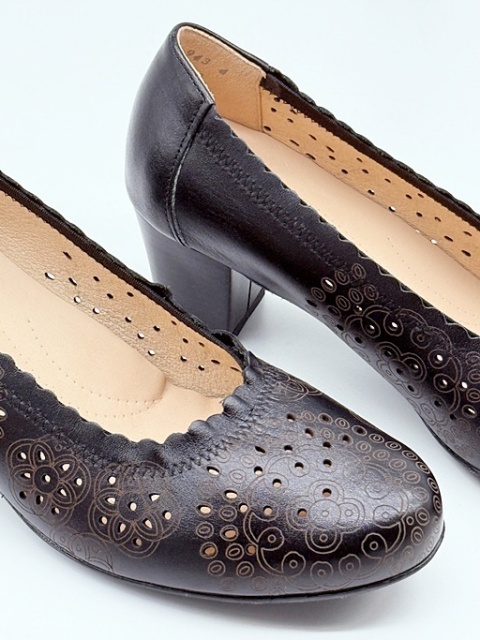 Eleganckie czółenka Alpina Anaja K 80P2-1 czarne, duża tęgość K