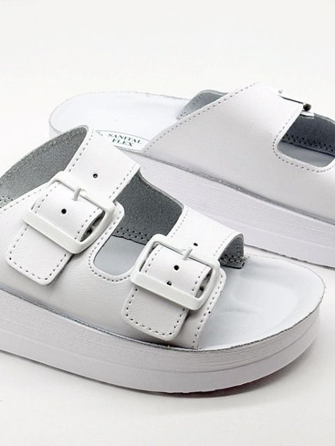 klapki białe na klamerki