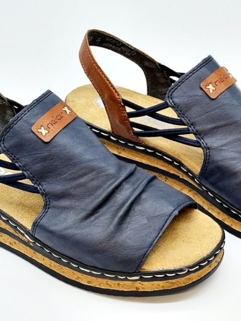 sandały na platformie