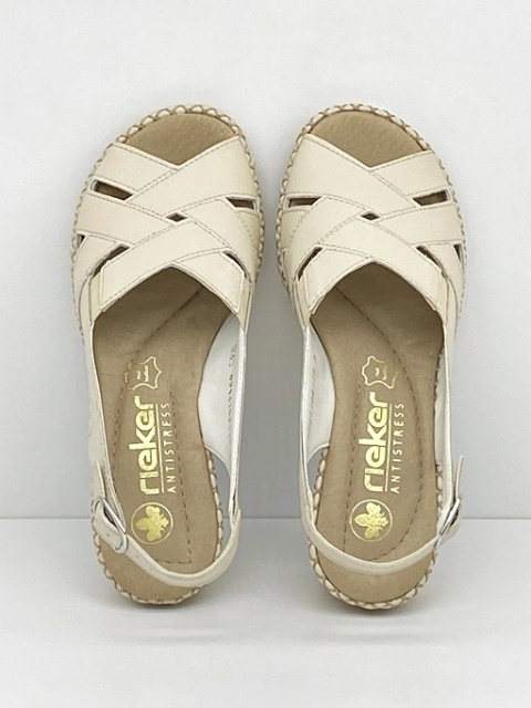 sandały na korurnie