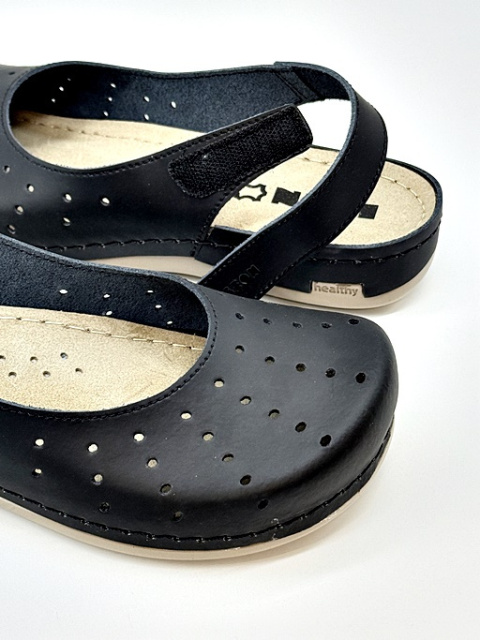 sandały z szerokim przodem