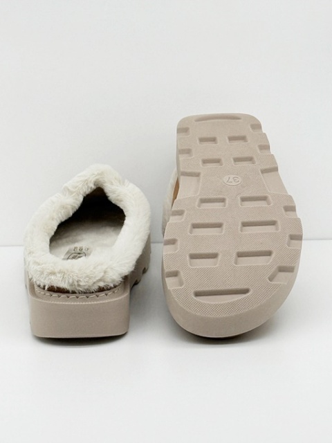 kapcie na grubej podeszwie