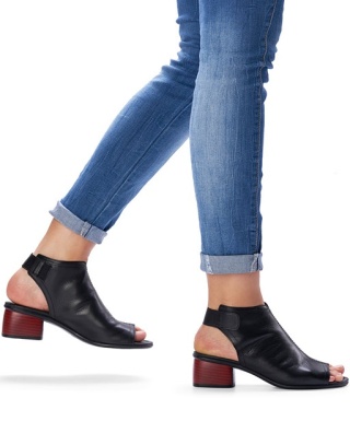 Skórzane sandały na obcasie Remonte R8770-01, stopy normalne, tęgość G