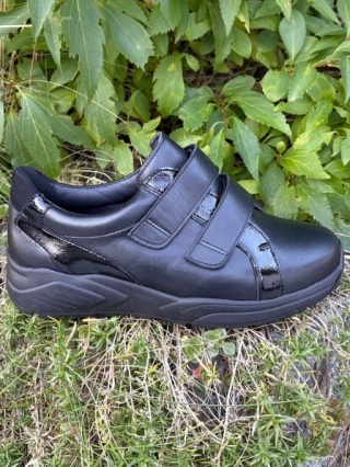 Szerokie damskie buty Solidus MIA 43026-00927 czarne, tęgość M