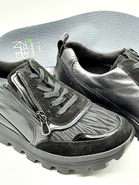 modne buty na chore stopy