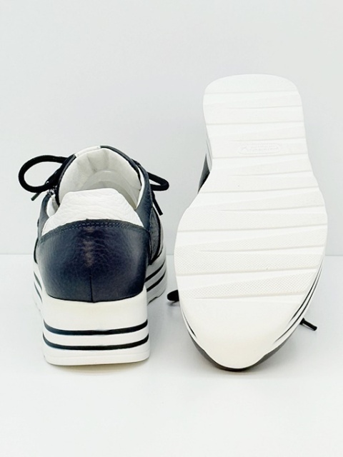 półbuty na grubej podeszwie