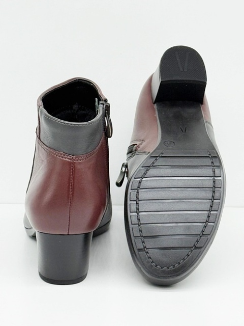 botki na niskim obcasie