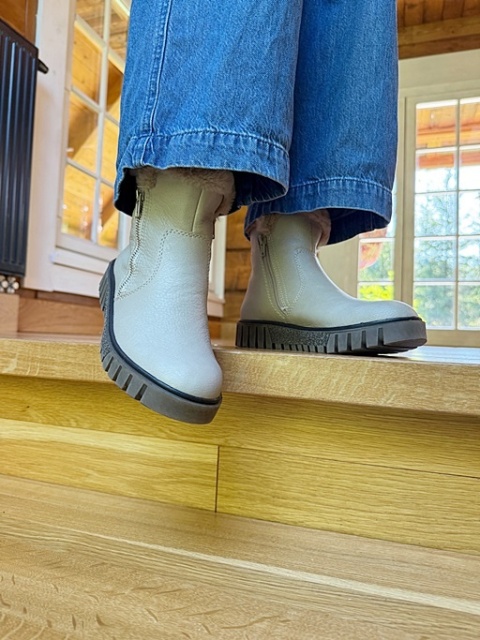 beżowe botki damskie zimowe