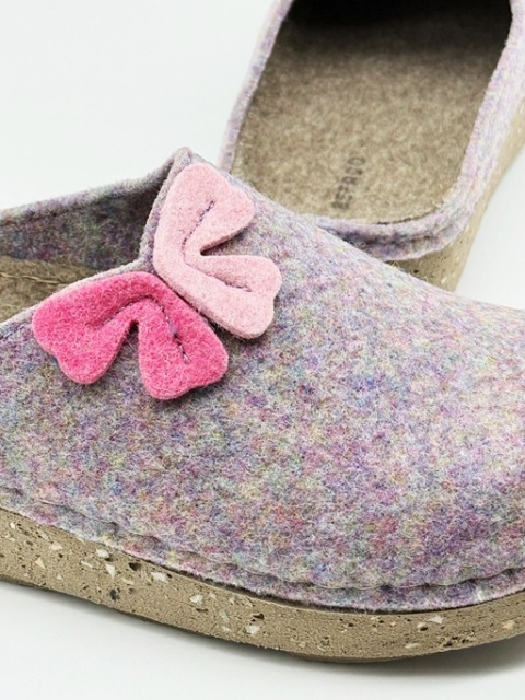 różowe kapcie damskie