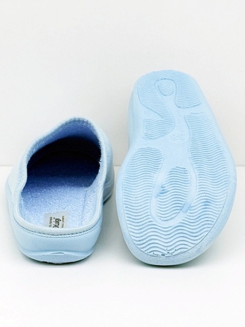 kapcie na szerokie stopy