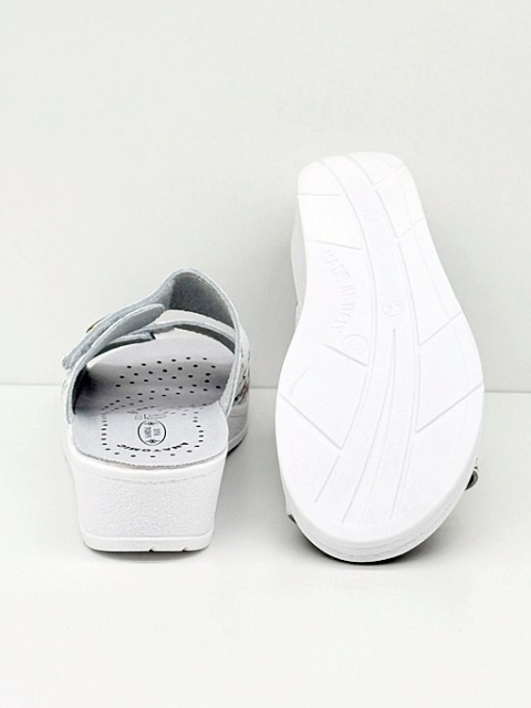 Klapki damskie Sanital Flex 714 białe + kwiaty, tęgość G