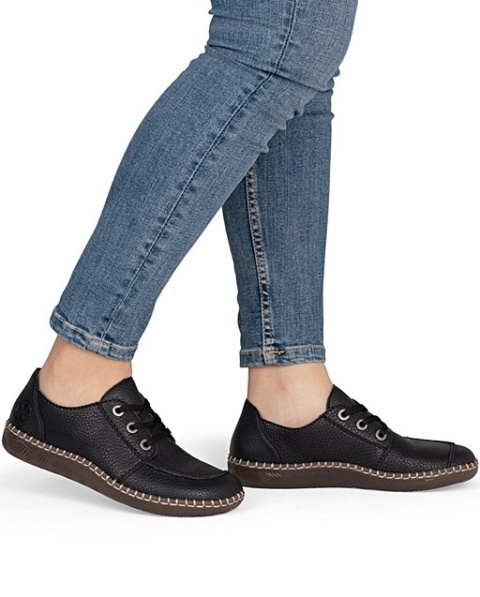 półbuty na płaskiej podeszwie