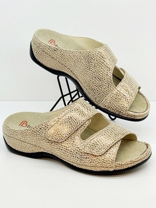 Berkemann klapki Daria 01002-717 gold metalic, skóra, regulacja w zakresie tęgość G-H