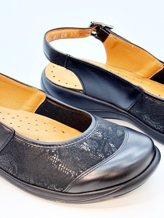 Buty Axel 2450 czarne damskie sandały z zakrytymi palcami, szerokie, duża tęgość K