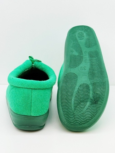 jakie buty na opychnięte nogi