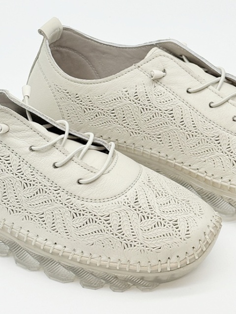 Półbuty damskie beżowe IZZI NY.1670 skórzane, tęgość G-H