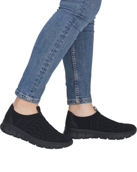 czarne sneakersy rieker