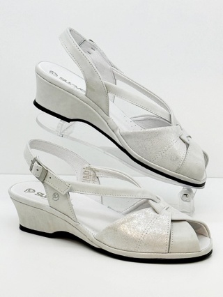 Sandały profilowane Suave 710233-03 białe skórzane, średnia tęgość H