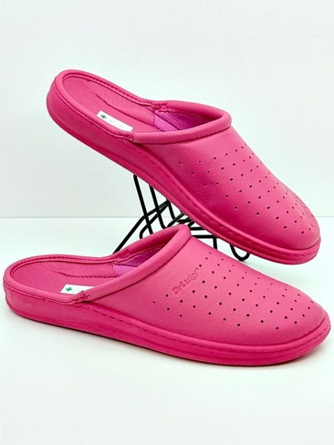 Dr Luigi kapcie zaktyte palce