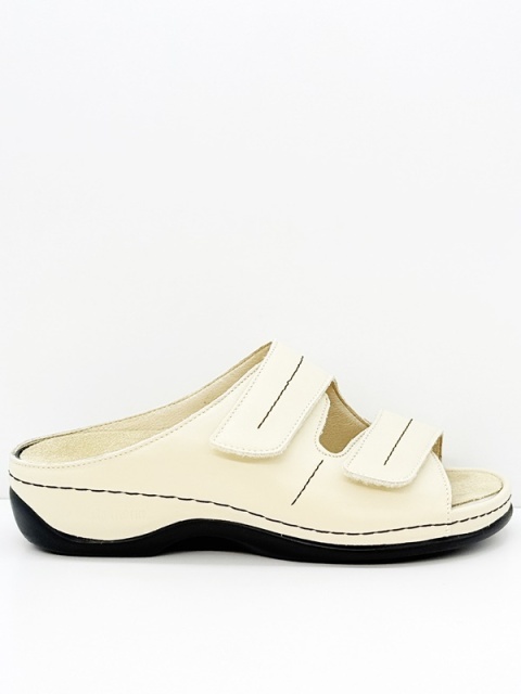 beżowe klapki damskie