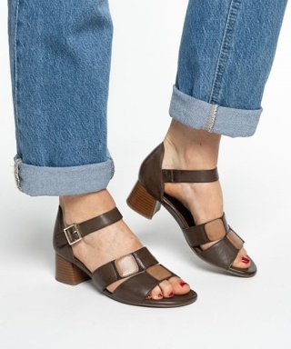 Eleganckie sandałki z zakrytą piętą Obuwie Ara Riva-S 12-27606-03H brązowe, tęgość H