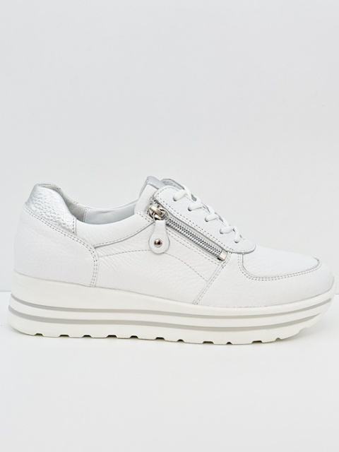 białe półbuty ze skóry jelenia