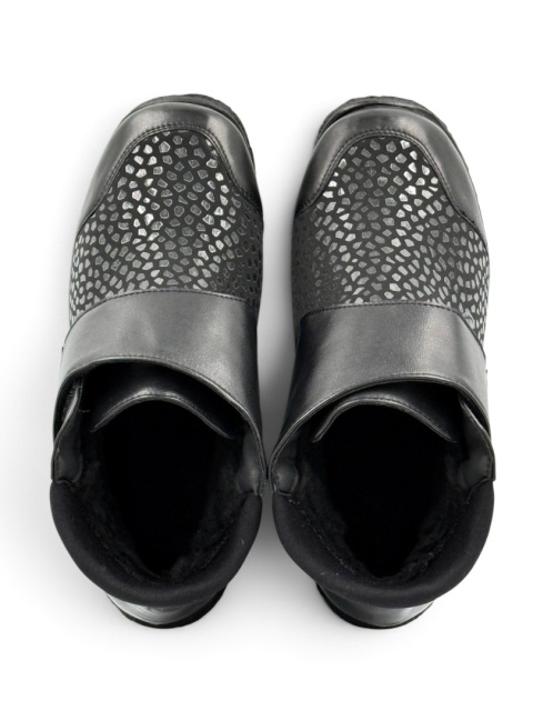 buty na opuchnięte kostki