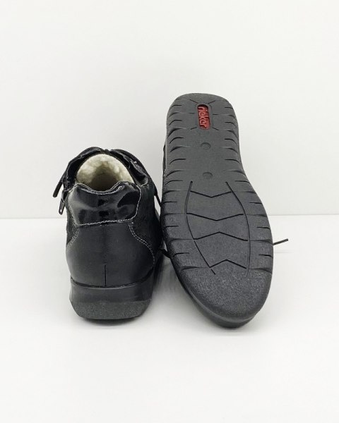 Czarne buty na jesień