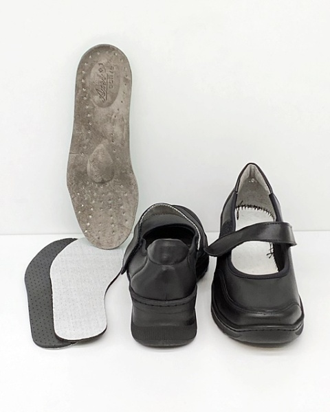 czarne buty na haluxy Axel 1947