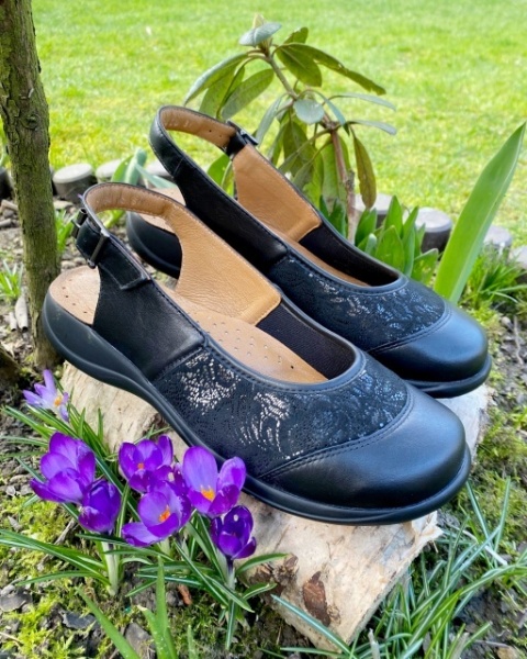 sandały na opuchnięte nogi