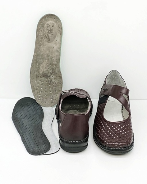 1879 Axel buty na lato