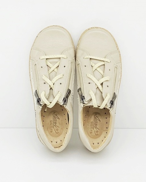 szerokie półbuty beżowe