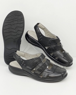 Szerokie sandały damskie Axel 2451 czarne, zakryte palce, b.duża tęgość K-M