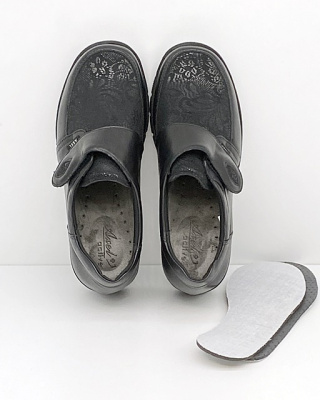 Buty Axel 1794 czarne półbuty damskie, strecz, regulowana tęgość H-K